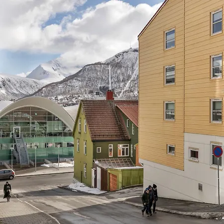 City Center Studio Furu With Mountain View! Tromso Exterior photo